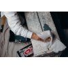 Čištění stavebního žebříku pomocí XXL ubrousku UltraGrime Power Scrub
